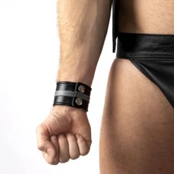 RoB Accessoires Bracelet Bondage Cuir 5 RoB Accessoires Bracelet Bondage Cuir -Vestiaire Fetish Soldes bracelet bondage cuir 2