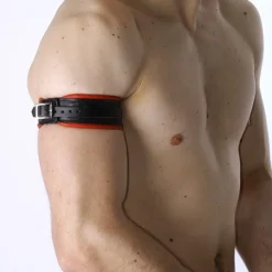 Bruthal Gear Brassard Boucle Cuir -Vestiaire Fetish Soldes brassard boucle cuir 11