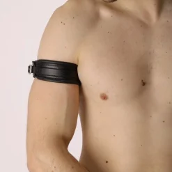 Bruthal Gear Brassard Boucle Cuir -Vestiaire Fetish Soldes brassard boucle cuir 19