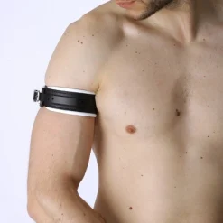 Bruthal Gear Brassard Boucle Cuir -Vestiaire Fetish Soldes brassard boucle cuir 2