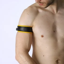 Bruthal Gear Brassard Boucle Cuir -Vestiaire Fetish Soldes brassard boucle cuir 26