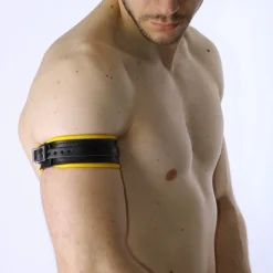 Bruthal Gear Brassard Boucle Cuir -Vestiaire Fetish Soldes brassard boucle cuir 27