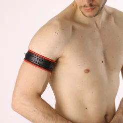 Bruthal Gear Brassard Boucle Cuir -Vestiaire Fetish Soldes brassard boucle cuir 7