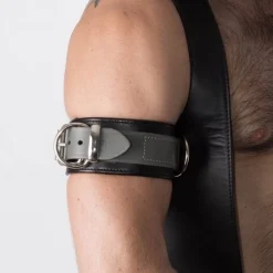 RoB Accessoires Brassard Cuir Boucle Bondage