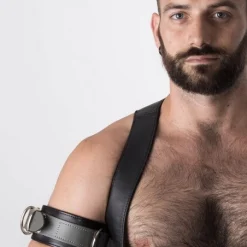 RoB Accessoires Brassard Cuir Boucle Bondage -Vestiaire Fetish Soldes brassard cuir boucle bondage 3