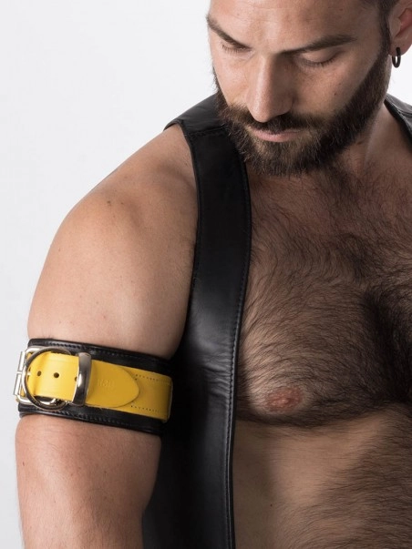 RoB Accessoires Brassard Cuir Boucle Piss 2 RoB Accessoires Brassard Cuir Boucle Piss – Image 2
