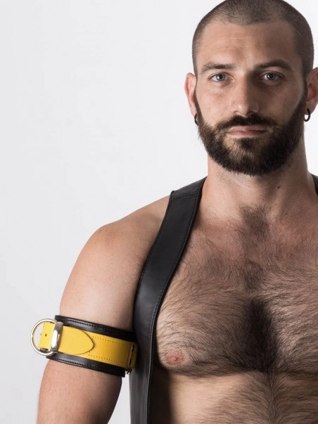 RoB Accessoires Brassard Cuir Boucle Piss 4 RoB Accessoires Brassard Cuir Boucle Piss – Image 4