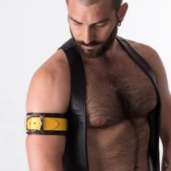 RoB Accessoires Brassard Cuir Boucle Piss 9 RoB Accessoires Brassard Cuir Boucle Piss -Vestiaire Fetish Soldes brassard cuir boucle piss 4