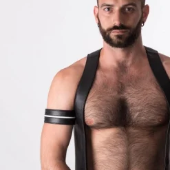 RoB Accessoires Brassard Large Ajustable Pressions -Vestiaire Fetish Soldes brassard large ajustable pressions 2