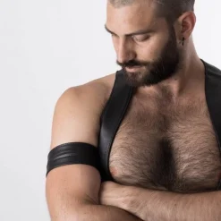 RoB Accessoires Brassard Large Ajustable Pressions -Vestiaire Fetish Soldes brassard large ajustable pressions 37