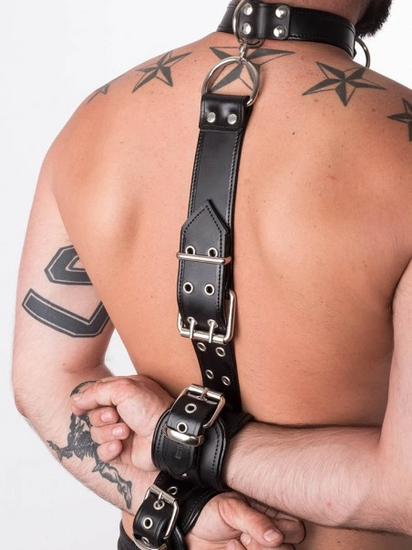 RoB Accessoires Collier Et Menottes De Contraintes Cuir 5 RoB Accessoires Collier Et Menottes De Contraintes Cuir – Image 5