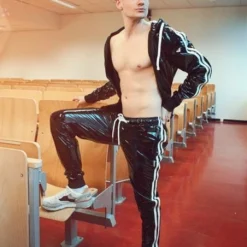 Mr. Riegillio Pantalon Sportswear PVC à Bandes Blanches - Mr Riegillio -Vestiaire Fetish Soldes pantalon sportswear pvc a bandes blanches mr riegillio 2